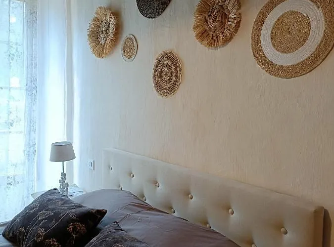 Paris * Prats-du-Périgord